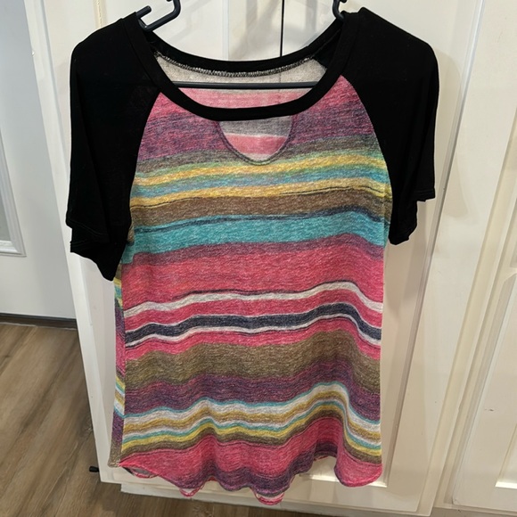 Women’s size medium, in great condition. Keyhole in front, very colorful and fun - Picture 1 of 2